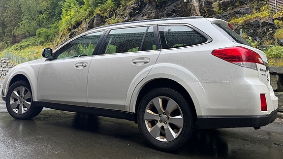 Subaru Outback 11 of 30