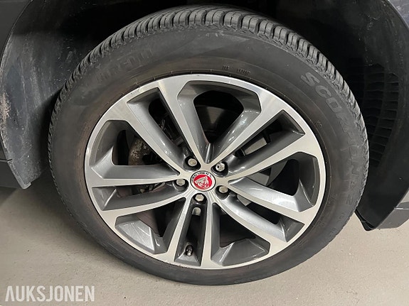 Jaguar F-PACE 25 of 30