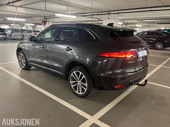 Jaguar F-PACE 6 of 30