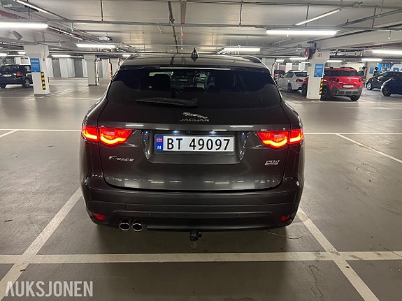 Jaguar F-PACE 5 of 30