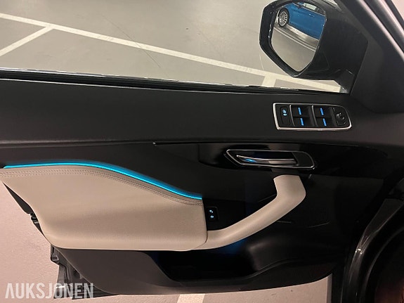 Jaguar F-PACE 9 of 30