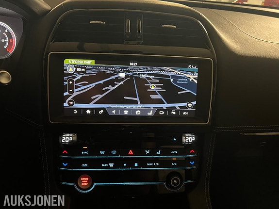 Jaguar F-PACE 18 of 30