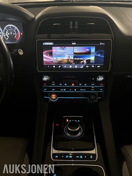 Jaguar F-PACE 21 of 30