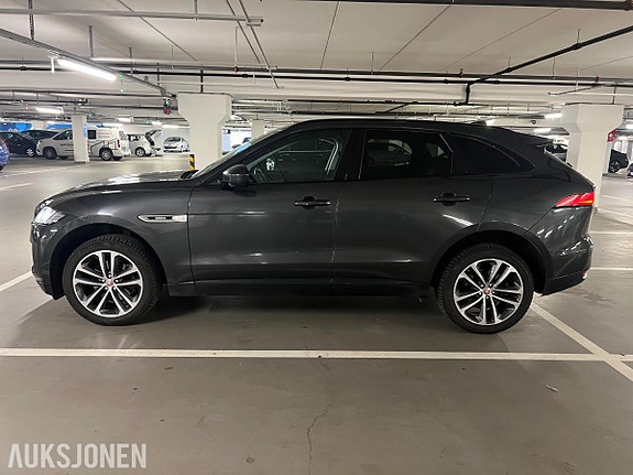 Jaguar F-PACE 8 of 30