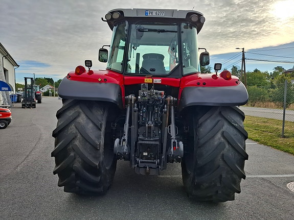 Massey Ferguson 7718 Dyna-6 4 of 30