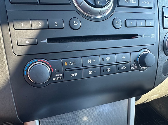 Nissan Navara 24 of 30