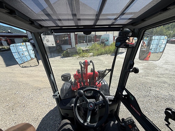 Weidemann 1390 13 of 16