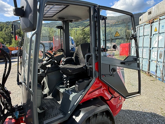 Weidemann 1390 8 of 16