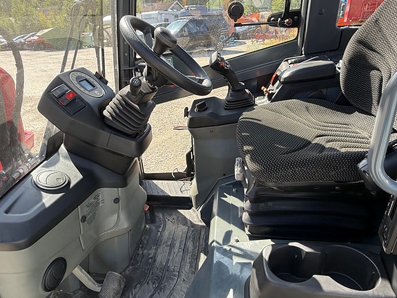 Weidemann 1390 7 of 16