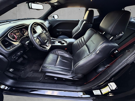 Dodge Challenger 11 of 21