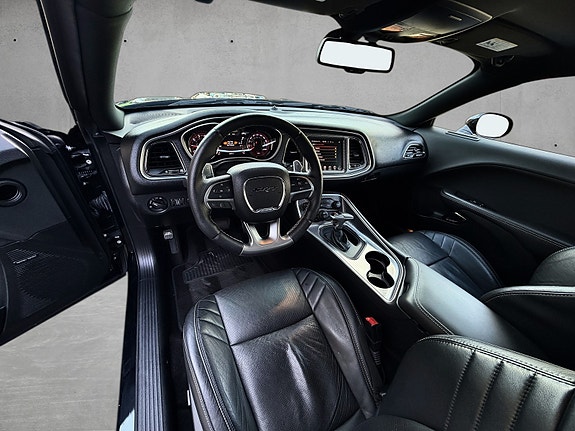 Dodge Challenger 12 of 21