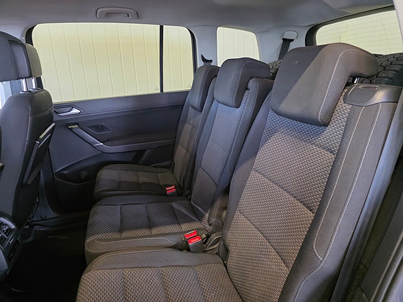 Volkswagen Touran 7 of 18