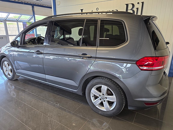 Volkswagen Touran 3 of 18