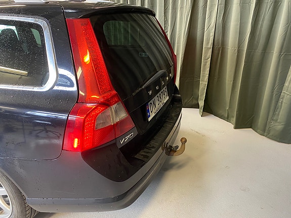 Volvo V70 4 of 22