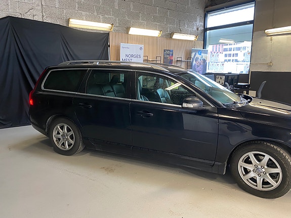 Volvo V70 7 of 22