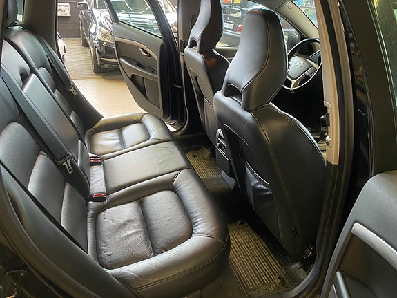 Volvo V70 18 of 22