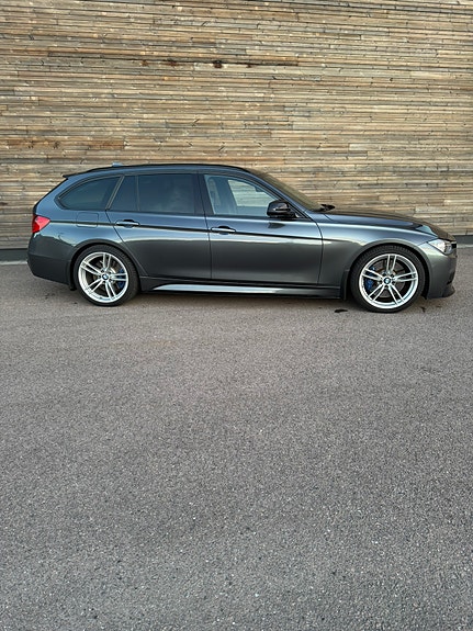 BMW 328i 13 of 30
