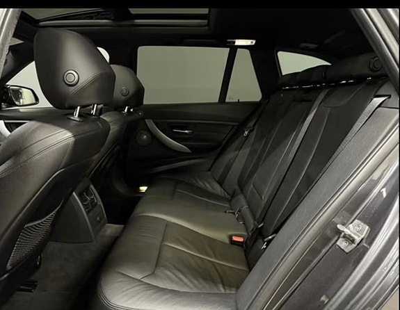 BMW 328i 28 of 30