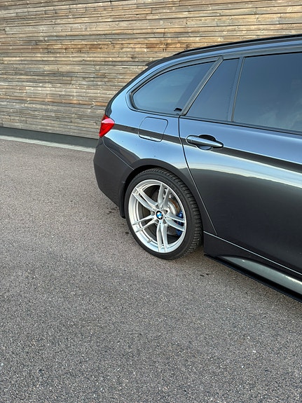 BMW 328i 11 of 30
