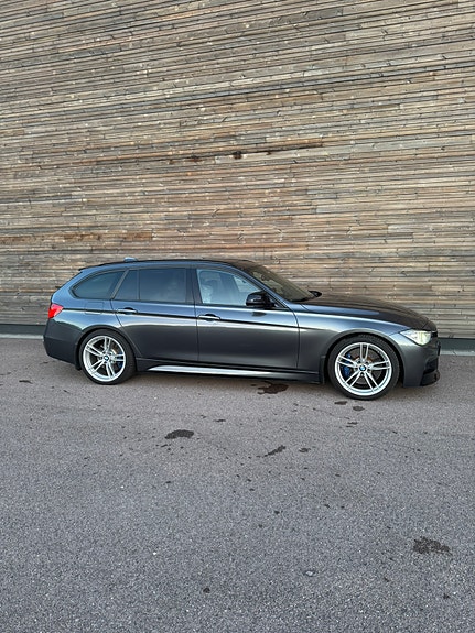 BMW 328i 25 of 30