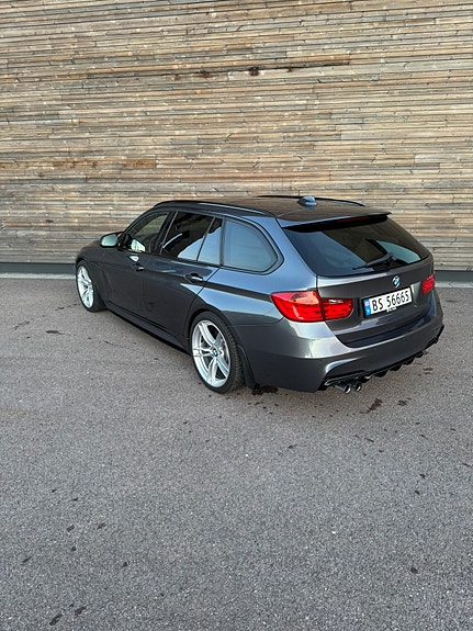 BMW 328i 19 of 30