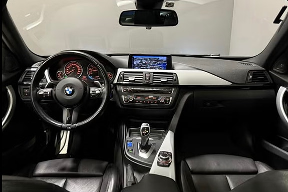 BMW 328i 26 of 30