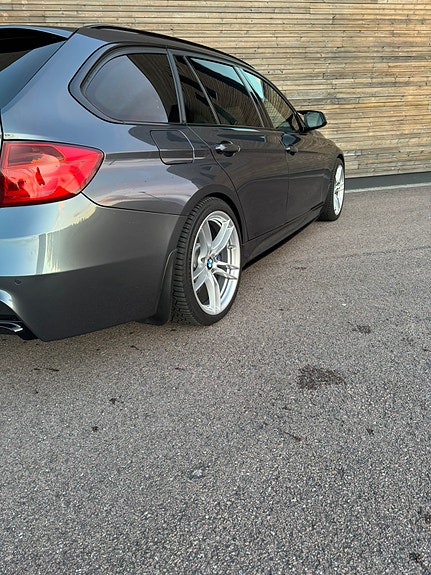BMW 328i 17 of 30