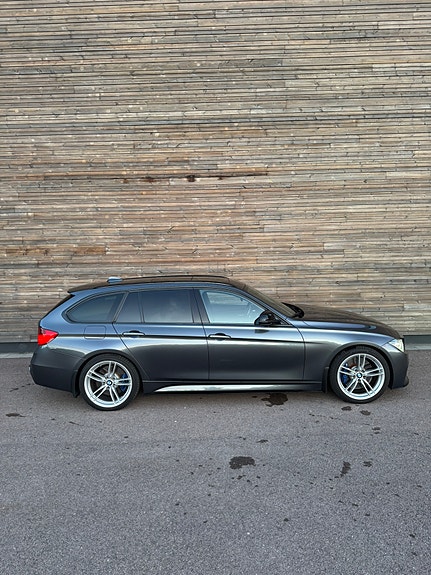 BMW 328i 24 of 30