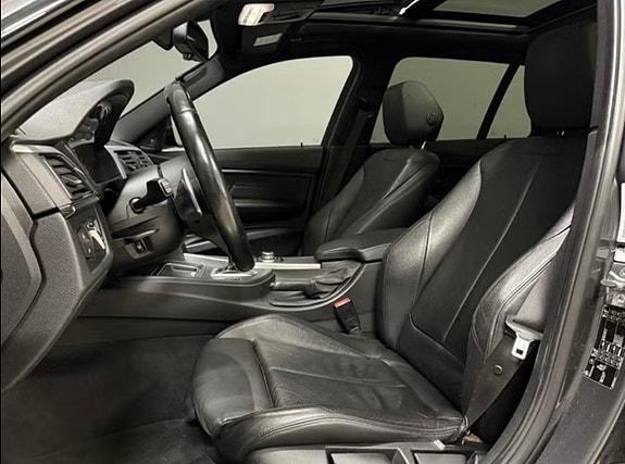 BMW 328i 27 of 30