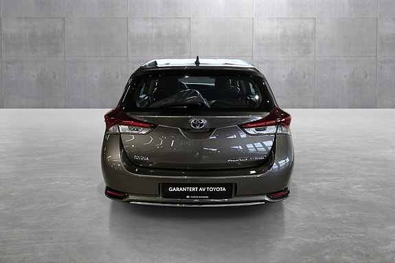 Toyota Auris 6 of 21