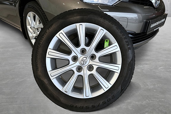 Toyota Auris 21 of 21