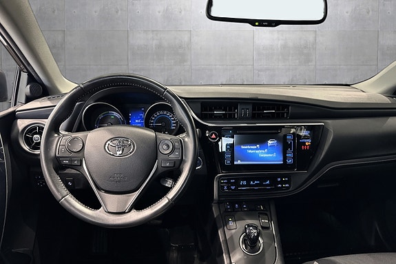 Toyota Auris 13 of 21