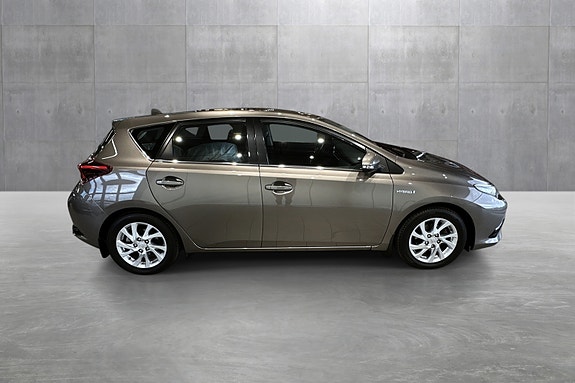 Toyota Auris 4 of 21