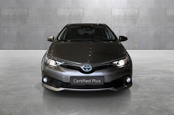 Toyota Auris 2 of 21