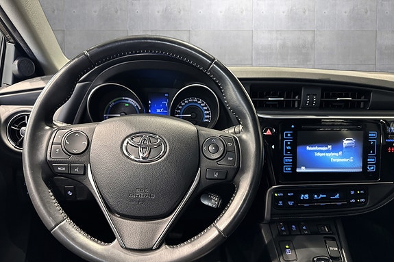 Toyota Auris 14 of 21