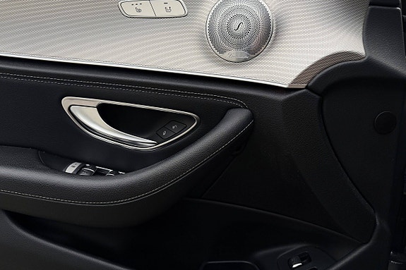 Mercedes-Benz E350 e 30 of 30