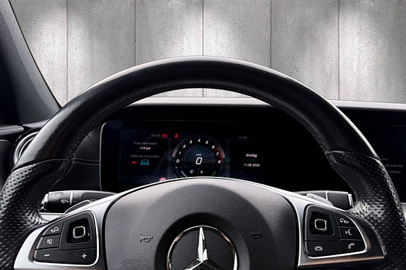 Mercedes-Benz E350 e 28 of 30
