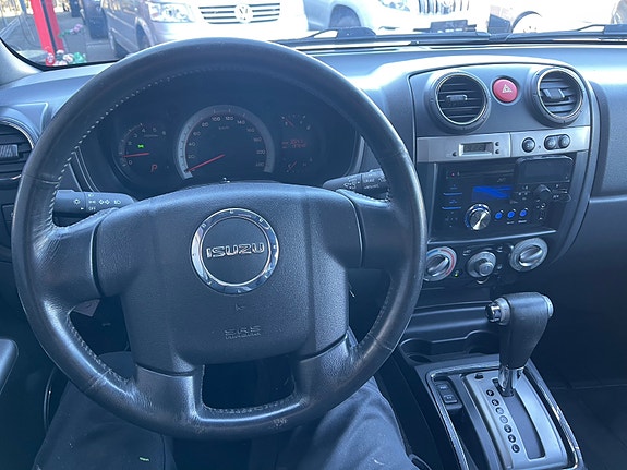 Isuzu D-max 9 of 30