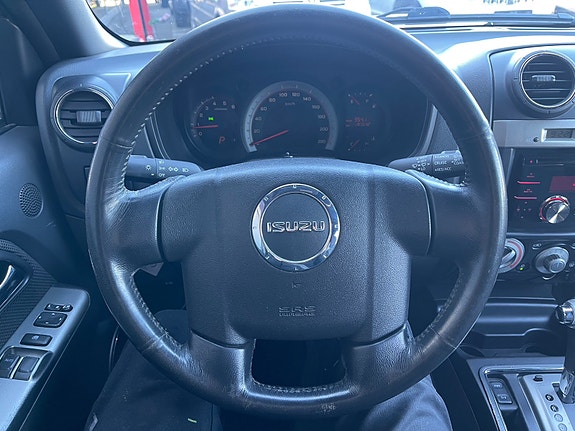 Isuzu D-max 10 of 30