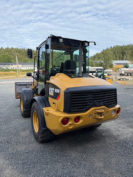 Cat 908 M 4 of 13