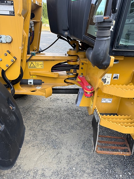 Cat 908 M 8 of 10