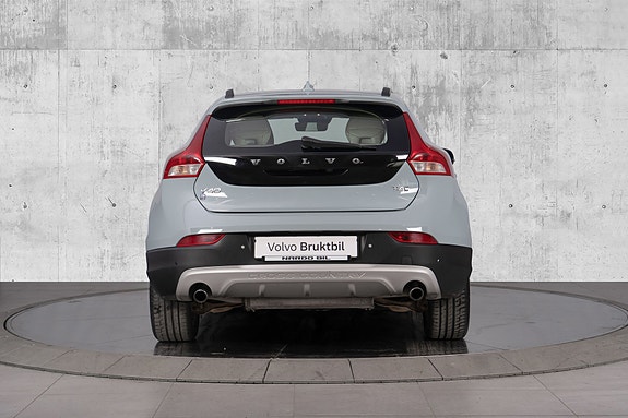 Volvo V40 Cross Country 11 of 30