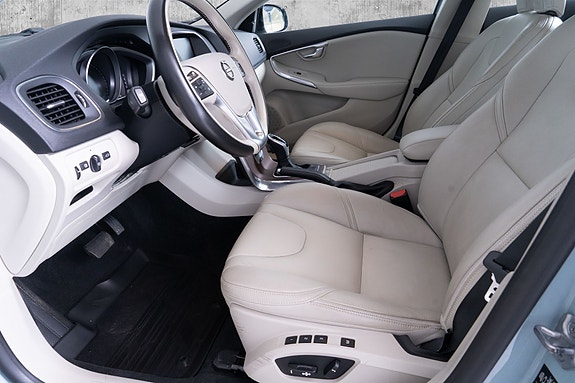 Volvo V40 Cross Country 16 of 30