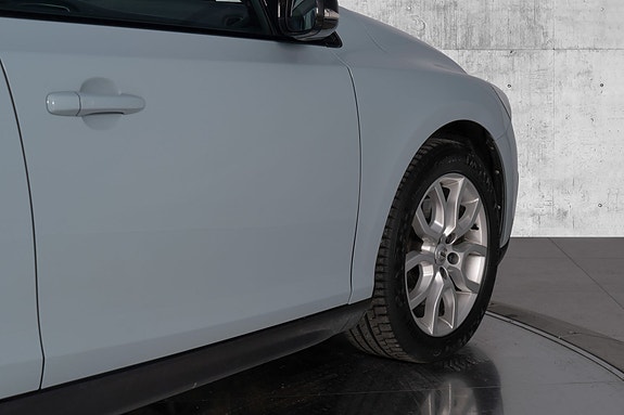 Volvo V40 Cross Country 14 of 30