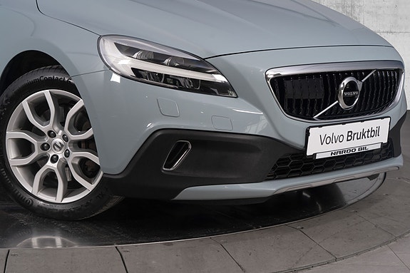 Volvo V40 Cross Country 3 of 30