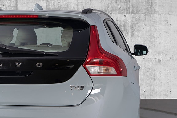 Volvo V40 Cross Country 12 of 30