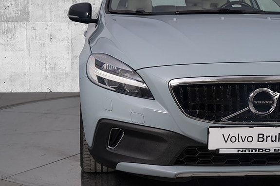 Volvo V40 Cross Country 5 of 30