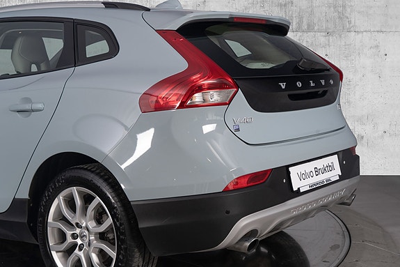 Volvo V40 Cross Country 10 of 30