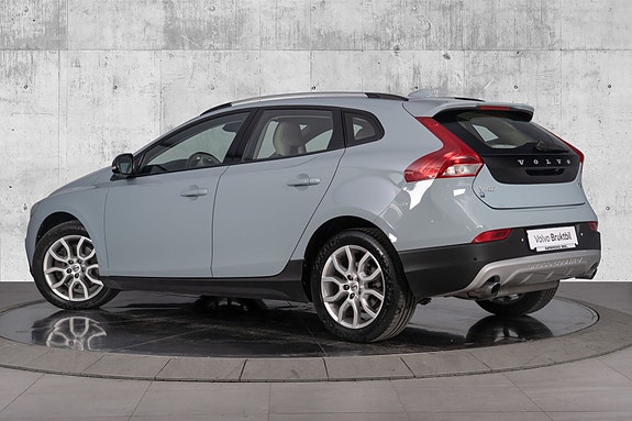 Volvo V40 Cross Country 9 of 30