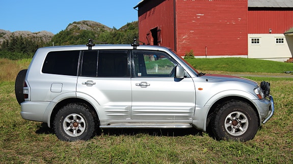 Mitsubishi Pajero 5 of 30